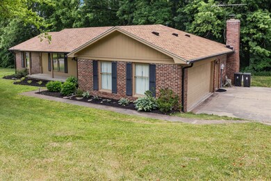 Home had a new roof put on in 2021!