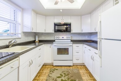 2561 Boundbrook Blvd 204-6