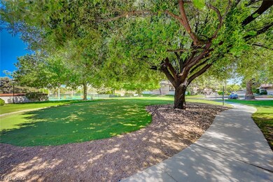 PUTTING GREEN BETWEEN CLUB HOUSE*SWIMMING*TENNIS C