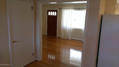 6914 Holiday Rd N, Jacksonville, FL 32216 - photo 4