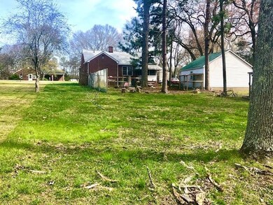 1527 College St, Oxford, NC 27565 - photo 4