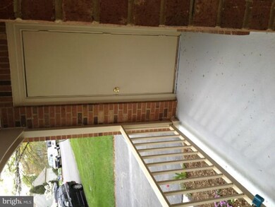 204 Edenberry Ct, Sterling, VA 20164 - photo 2