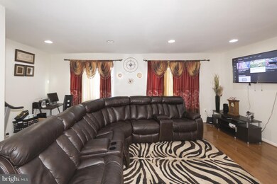 7001 Cipriano Woods Ct, Lanham, MD 20706 - photo 3