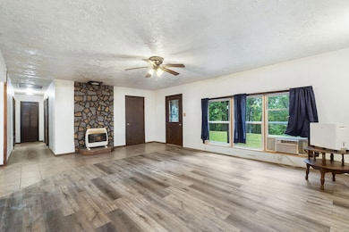 524 Shady Oak Ln, Reeds Spring, MO 65737 - photo 2