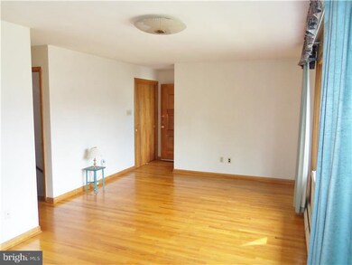 1042 N 19th St unit 1044, Allentown, PA 18104 - photo 6