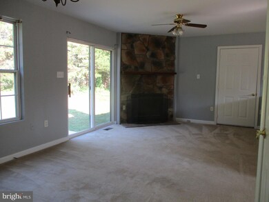 22151 Victorian Dr, California, MD 20619 - photo 5