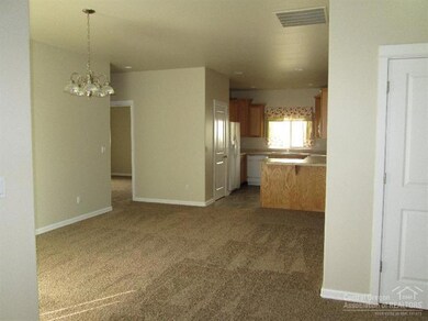 1357 NW 18th St, Redmond, OR 97756 - photo 4