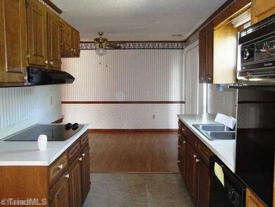 unlisted-address, Statesville, NC 28625 - photo 2