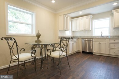 7708 Emerson Rd, Hyattsville, MD 20784 - photo 6