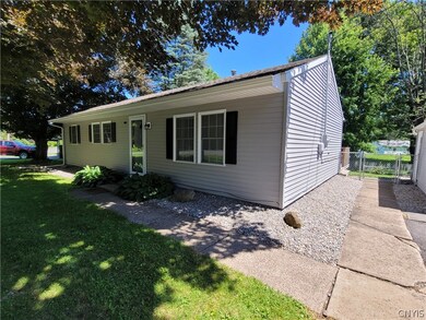 Vinyl siding & roof are only 5 years old!