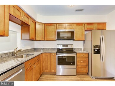 306B Violet Dr unit 306B, Mount Laurel, NJ 08054 - photo 4