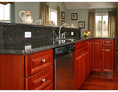 41 Virginia Dr unit 63, Rochdale, MA 01542 - photo 7