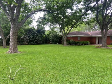 620 8th St, Bay City, TX 77414 - photo 3