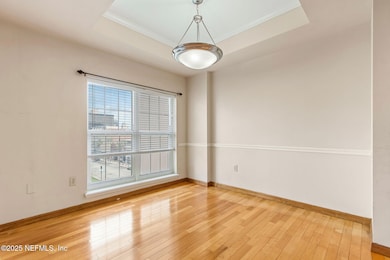 7-web-or-mls-6_400 E Bay St #401
