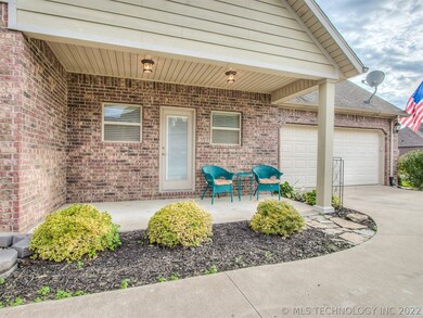 2506 Waterford Ct, Bartlesville, OK 74006 - photo 2