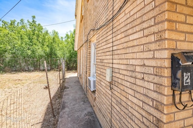 1725 Avenue D unit B, Abilene, TX 79601 - photo 4