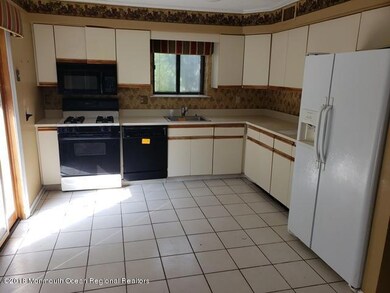 81 Newtons Corner Rd, Howell, NJ 07731 - photo 2