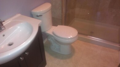 6207 Roxburgh bathroom 2