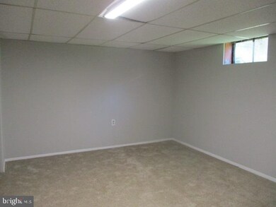 8631 Black Oak Rd, Parkville, MD 21234 - photo 7