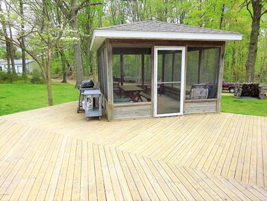 Screened Porch (2)