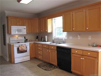 134 S Yadkin River Rd unit 37, Statesville, NC 28625 - photo 4