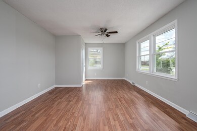 926 Morton St, Shelbyville, TN 37160 - photo 4