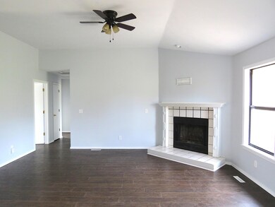 1205 W Sherwood Ct, Nixa, MO 65714 - photo 4