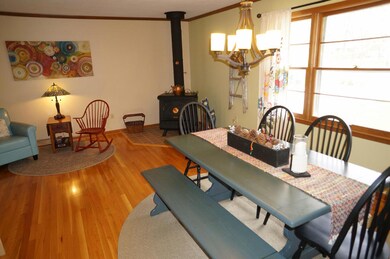 Dining Rm/Reading Nook