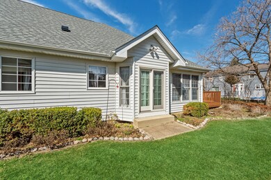 2220 Periwinkle Ln, Algonquin, IL 60102 - photo 2