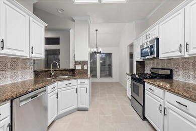 2185 Troon Dr, Alvin, TX 77511 - photo 4