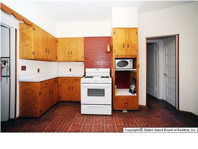 270 College Ave, Staten Island, NY 10314 - photo 4