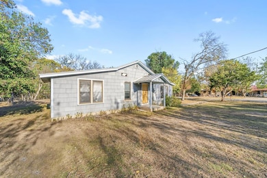 332 Powell Ave, Kerrville, TX 78028 - photo 4