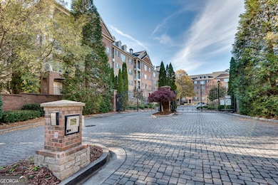 Gated Entrance to Sterling of Dunwoody