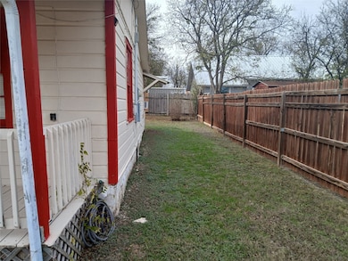 1004 San Saba St, Coleman, TX 76834 - photo 3
