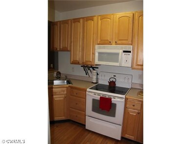 Kitchen - All appliances convey!