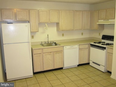 8844 Goose Landing Cir, Columbia, MD 21045 - photo 3