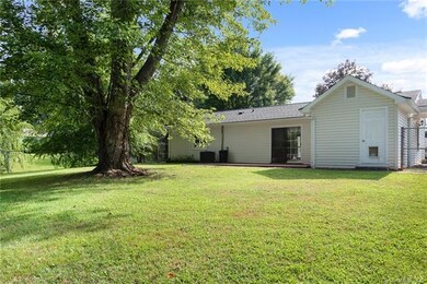 51 Tipperary Dr, Asheville, NC 28806 - photo 6