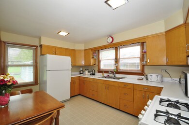 528 Lynn Terrace, Waukegan, IL 60085 - photo 7