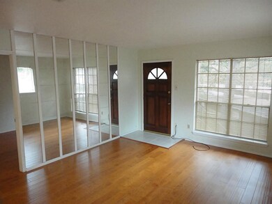 833 Wax Myrtle Ln unit A, Houston, TX 77079 - photo 5