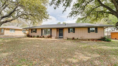 1412 Country Club Rd, Ennis, TX 75119 - photo 2