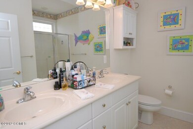 Principal bedroom bath