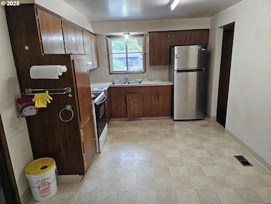 2115 NE 144th Ave, Portland, OR 97230 - photo 7