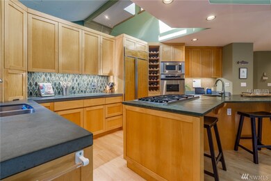 12412 Scenic Dr, Edmonds, WA 98026 - photo 3