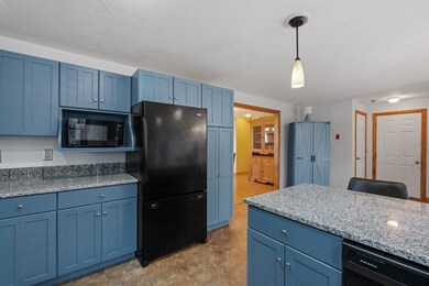 13 Madison St, Concord, NH 03301 - photo 4