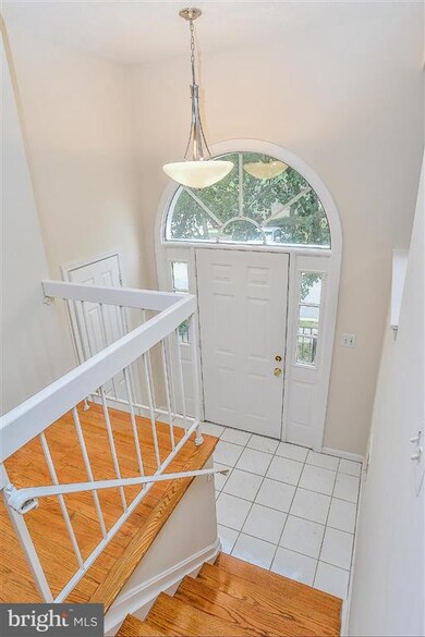 12280 Wye Oak Commons Cir unit 110, Burke, VA 22015 - photo 3