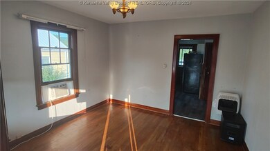 445 19th St, Dunbar, WV 25064 - photo 2