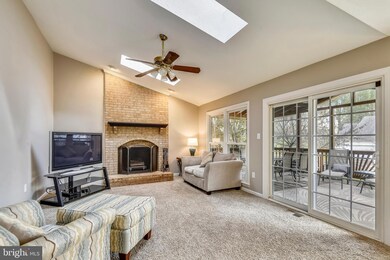 10805 Monticello Dr, Great Falls, VA 22066 - photo 4