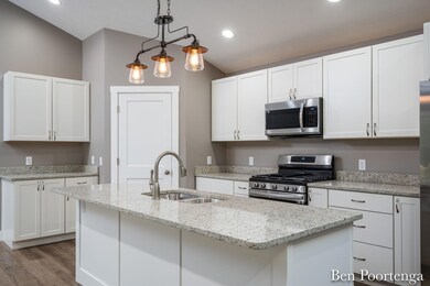 12-web-or-mls-12823 Links-12
