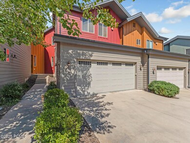 08-8143 Courtyard Loop #8-8