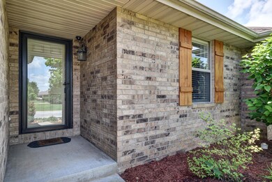 1106 W Butterfield Dr-7